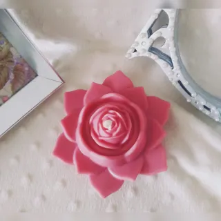 Candele decorative e aromatiche (fatte a mano)