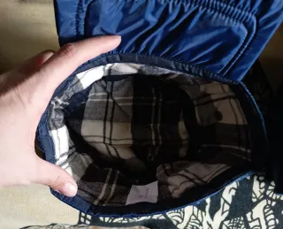 2 Cappelli con visiera e paraorecchie