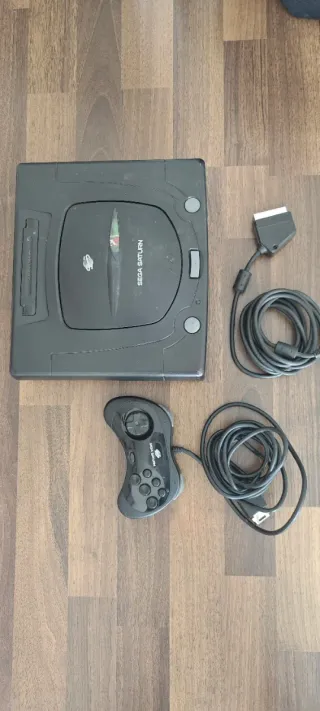 Consola Sega Saturn Negra y Gris