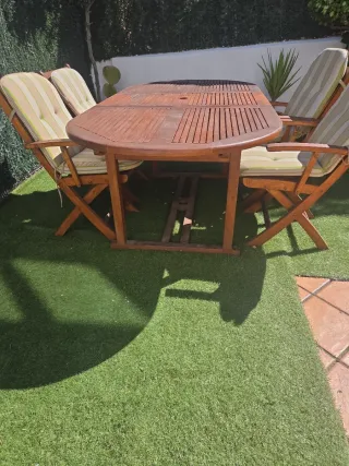 Mesa y 4 sillas de teka