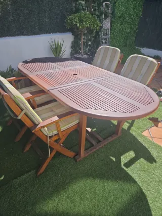 Mesa y 4 sillas de teka