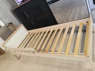 Cama infantil IKEA Nilo con barrera