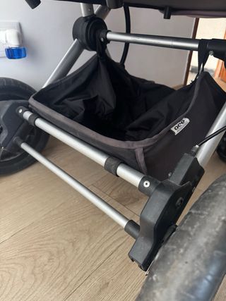 Carrito de bebé rosa