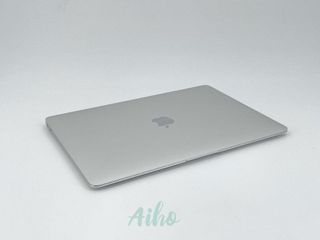 MacBook Air 13" (2018) Intel Core i5 1.6GHz 2 núcleos - SSD 128GB - RAM 8GB - Plata