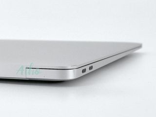 MacBook Air 13" (2018) Intel Core i5 1.6GHz 2 núcleos - SSD 128GB - RAM 8GB - Plata