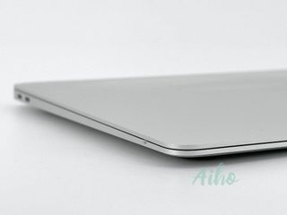 MacBook Air 13" (2018) Intel Core i5 1.6GHz 2 núcleos - SSD 128GB - RAM 8GB - Plata