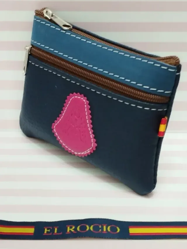 MONEDERO PIEL VIRGEN DEL ROCÍO + REGALO PULSERA