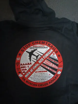 camiseta y sudadera STOP CHEMTRAILS marca IBERRIKA