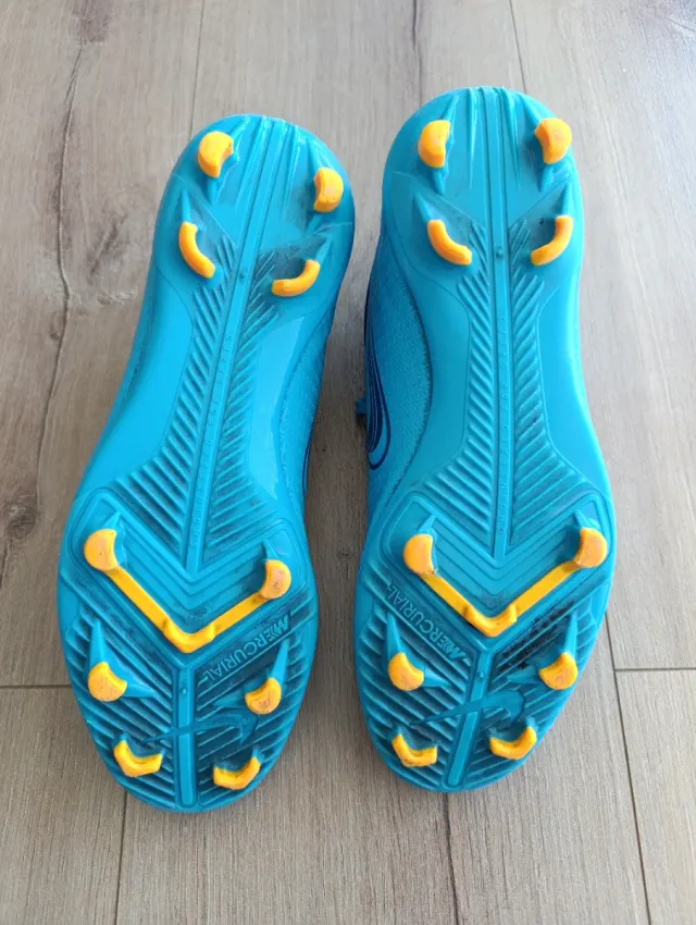 Botas de fútbol Nike Talla 39 USADAS