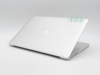 MacBook Pro 15" Intel Core i7 2.2GHz 4 núcleos - SSD 512GB - 16GB RAM