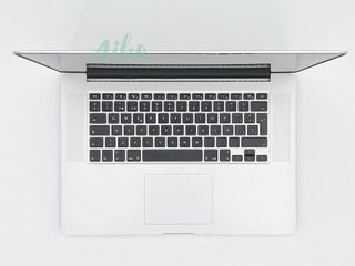 MacBook Pro 15" Intel Core i7 2.2GHz 4 núcleos - SSD 512GB - 16GB RAM
