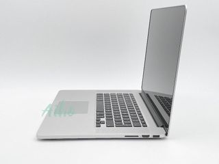 MacBook Pro 15" Intel Core i7 2.2GHz 4 núcleos - SSD 512GB - 16GB RAM