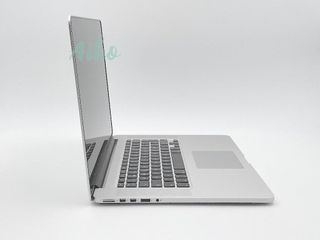 MacBook Pro 15" Intel Core i7 2.2GHz 4 núcleos - SSD 512GB - 16GB RAM