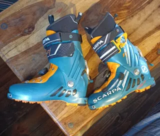 Botas esquí montaña Scarpa F1