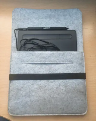 Tableta Gráfica Wacom Intuos + Funda