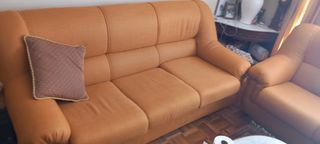 2 Sofás; 3 plazas mas 2 plazas, en perfecto estado