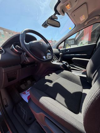 Peugeot 5008 2015 - 7 PLAZAS