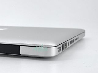 MacBook Pro 13" - Intel Core i5 2.5GHz 2 núcleos - SSD 256Gb - RAM 4GB