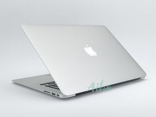 MacBook Air 13" (2015) Intel Core i5 1.6GHz 2 núcleos - SSD 128GB - RAM 4GB