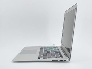 MacBook Air 13" (2015) Intel Core i5 1.6GHz 2 núcleos - SSD 128GB - RAM 4GB