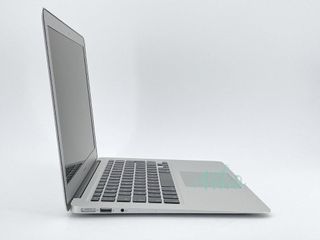 MacBook Air 13" (2015) Intel Core i5 1.6GHz 2 núcleos - SSD 128GB - RAM 4GB