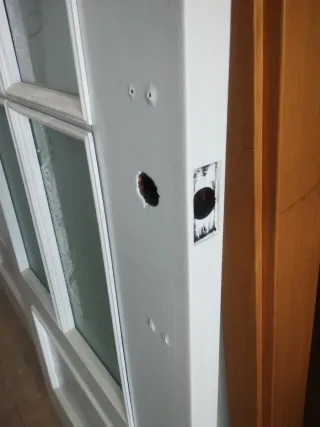 Puerta madera con cristales