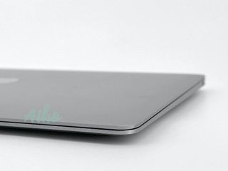 MacBook Air 13" (2019) Intel Core i5 1.6GHz 2 núcleos - SSD 128GB - RAM 8GB - Gris Espacial