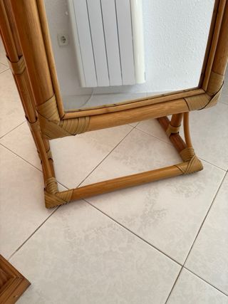 Specchio da terra in vimini e legno