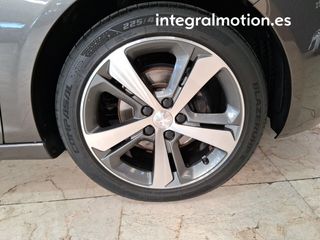 Peugeot 308 5p Allure 1.2 130 S&S