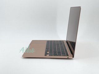 MacBook Air 13" M1 (2020) 8 CPU/7 GPU núcleos - SSD 256Gb - RAM 8Gb - Dorado
