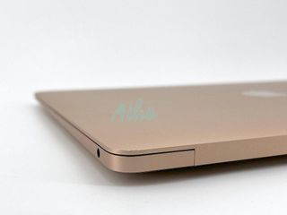 MacBook Air 13" M1 (2020) 8 CPU/7 GPU núcleos - SSD 256Gb - RAM 8Gb - Dorado