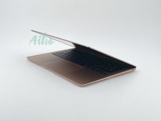 MacBook Air 13" M1 (2020) 8 CPU/7 GPU núcleos - SSD 256Gb - RAM 8Gb - Dorado