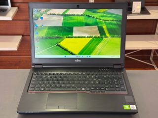 Portátil Fujitsu para edición - GARANTIA