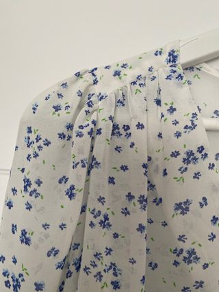 Blusa MNG floral manga larga