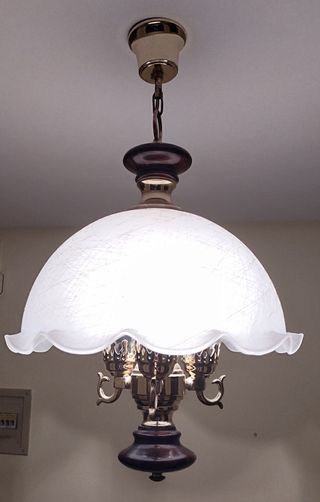 Lámpara de techo antigua madera y metal