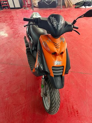 Beta Ark Scooter Negro/Naranja