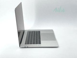 MacBook Pro 15" (2017) Intel Core i7 2.9GHz 4 núcleos - SSD 512GB - RAM 16GB - Plata