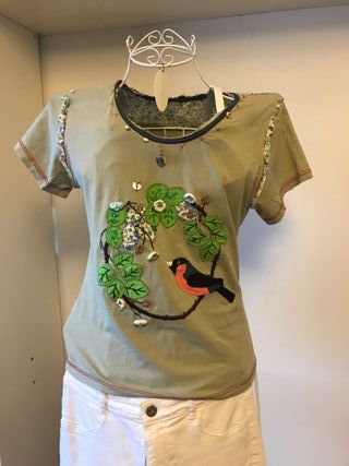 Camiseta verde con estampado de pájaro Talla M