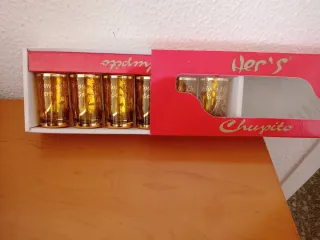 Vasos de chupito dorados
