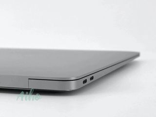 MacBook Air 13" (2018) Intel Core i5 1.6GHz 2 núcleos - SSD 128GB - RAM 8GB - Gris Espacial