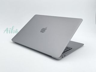 MacBook Air 13" (2018) Intel Core i5 1.6GHz 2 núcleos - SSD 128GB - RAM 8GB - Gris Espacial