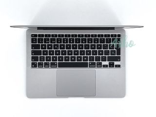 MacBook Air 13" (2018) Intel Core i5 1.6GHz 2 núcleos - SSD 128GB - RAM 8GB - Gris Espacial