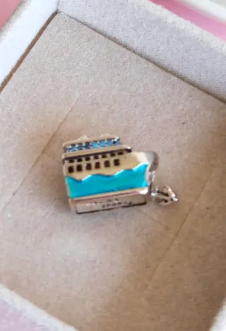 Charm Barco Crucero Azul y Plata