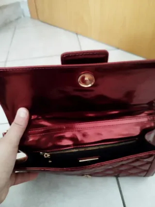 Pochette LA CARRIE rossa lucida trapuntata