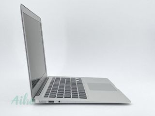 MacBook Air 13" Intel Core i5 1.6GHz 2 núcleos - SSD 256GB - 8GB RAM