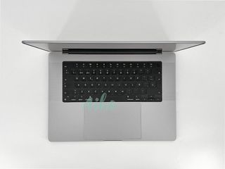 MacBook Pro 16" M1 Pro (2021) 10 CPU/16 GPU - SSD 512GB - 16GB RAM - Gris Espacial
