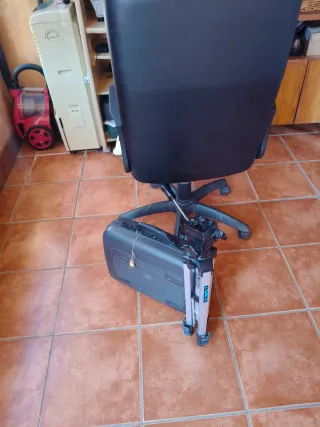 Maletín de cámara con trípode