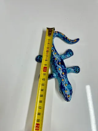 Salamandra cerámica decorativa pared