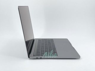 MacBook Pro 13" (2019) Intel Core i5 2.4GHz 4 núcleos - SSD 256GB - 16GB RAM