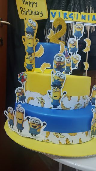 Torta finta Minions in gomma EVA